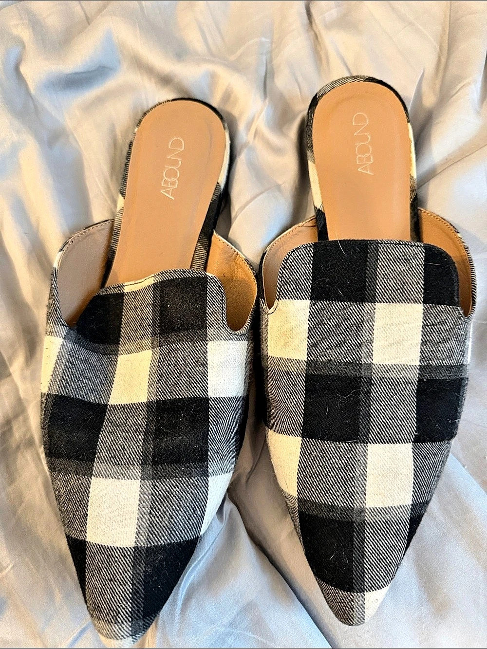 Alohas Plaid Pointed-Toe Mules in Black & White